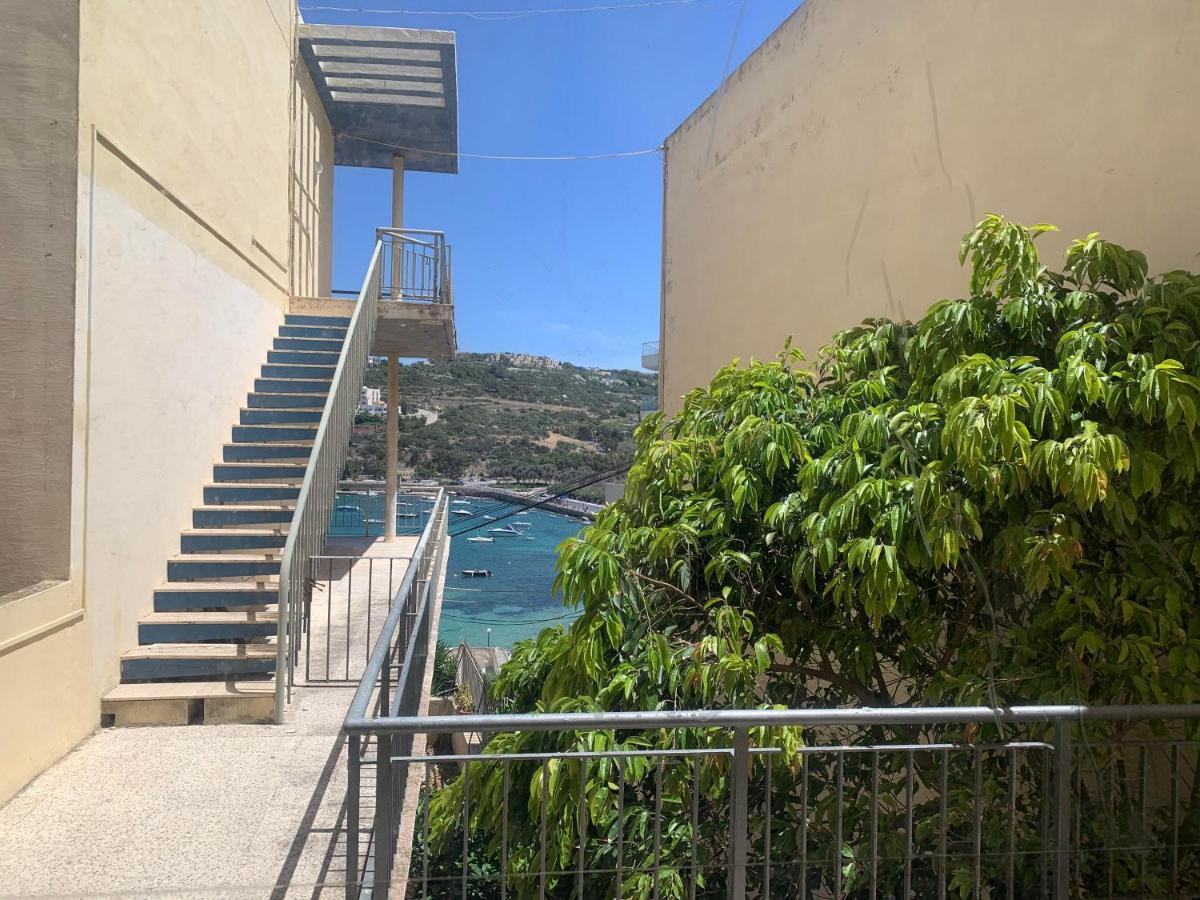 Colorful & Spacious Home With Yard - Close To Xemxija Bay セント・ポールズ・ベイ エクステリア 写真