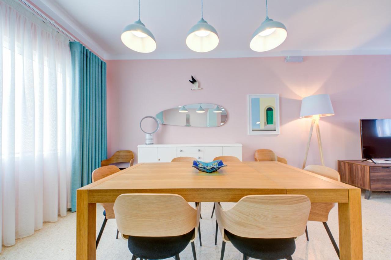 Colorful & Spacious Home With Yard - Close To Xemxija Bay セント・ポールズ・ベイ エクステリア 写真