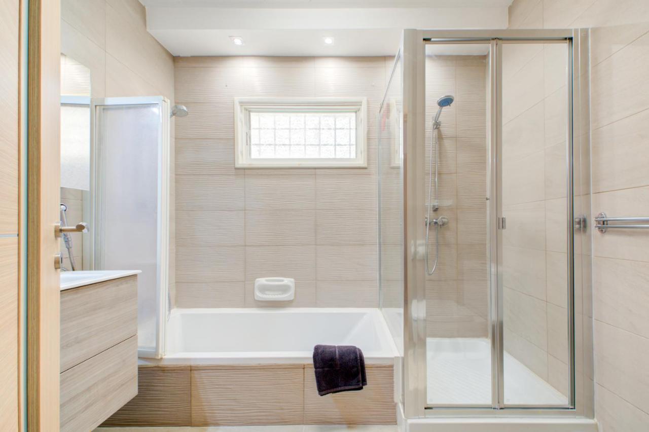 Colorful & Spacious Home With Yard - Close To Xemxija Bay セント・ポールズ・ベイ エクステリア 写真