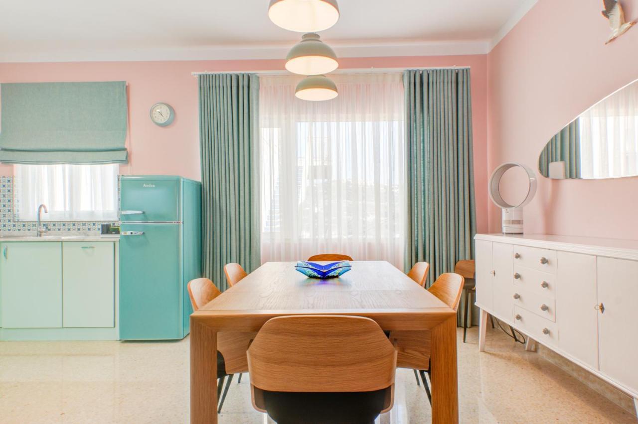 Colorful & Spacious Home With Yard - Close To Xemxija Bay セント・ポールズ・ベイ エクステリア 写真
